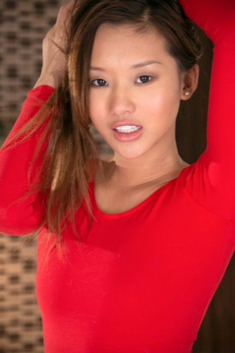 Alina Li modèle parfait photo