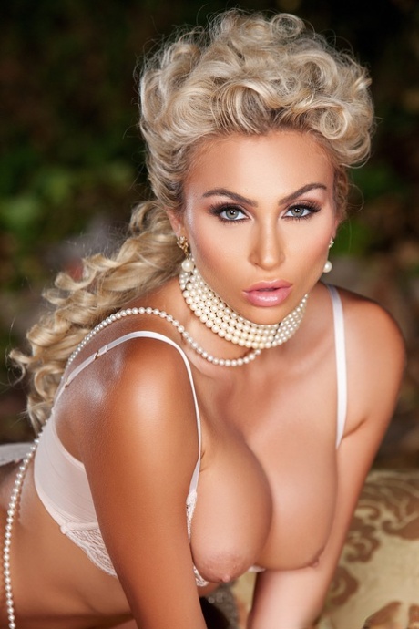 Khloe Terae modèle de sexe photo